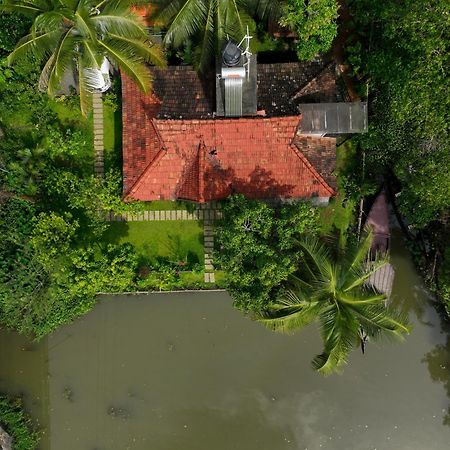 Maison d'hôtes Little Chembaka à Kumarakom Extérieur photo