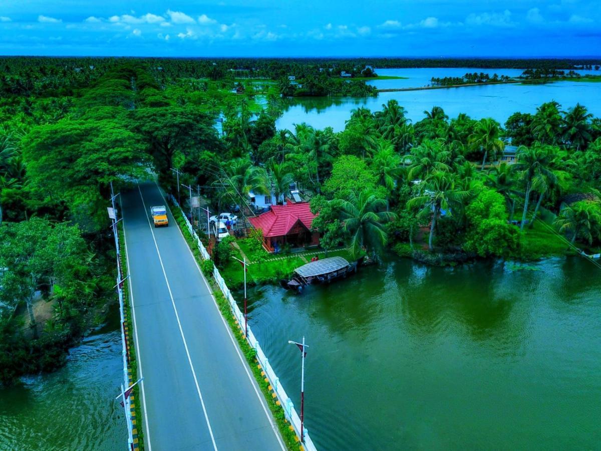 Maison d'hôtes Little Chembaka à Kumarakom Extérieur photo